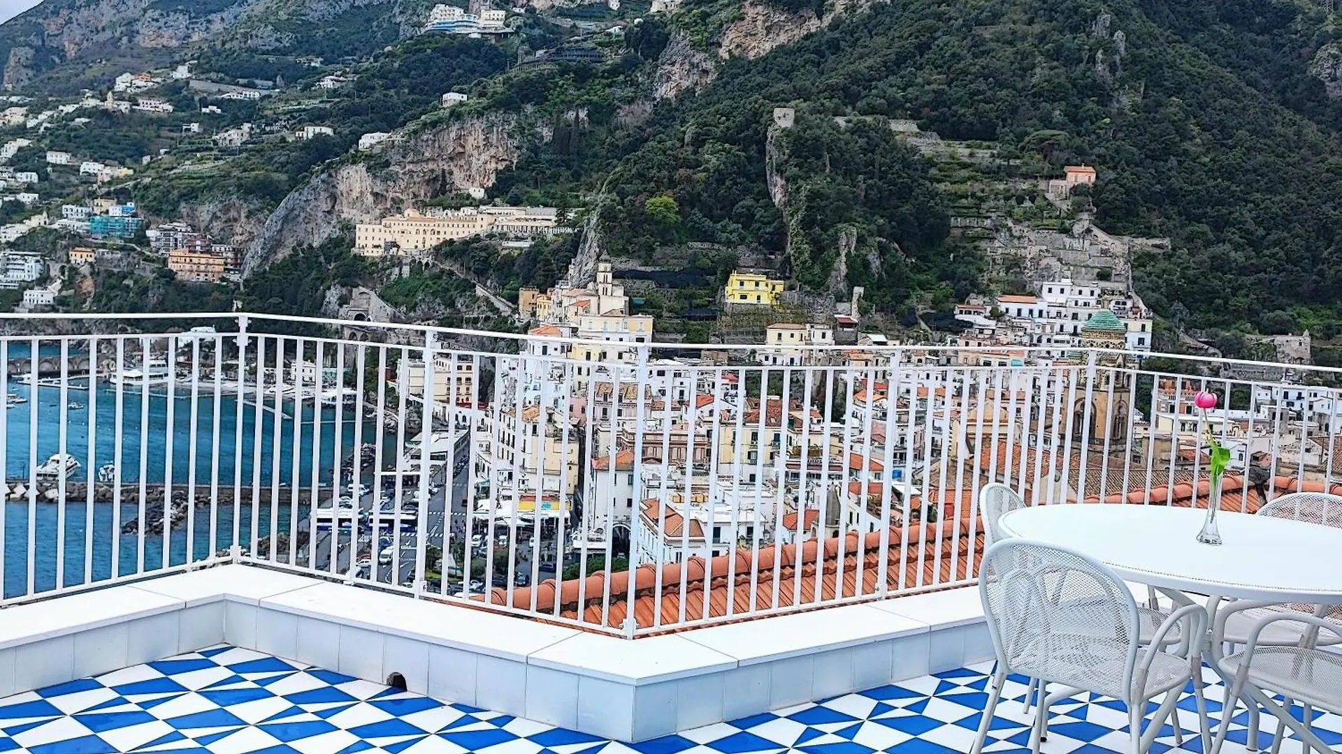 Amalfully Boutique Apartment - A Seaview Gem أمالفي