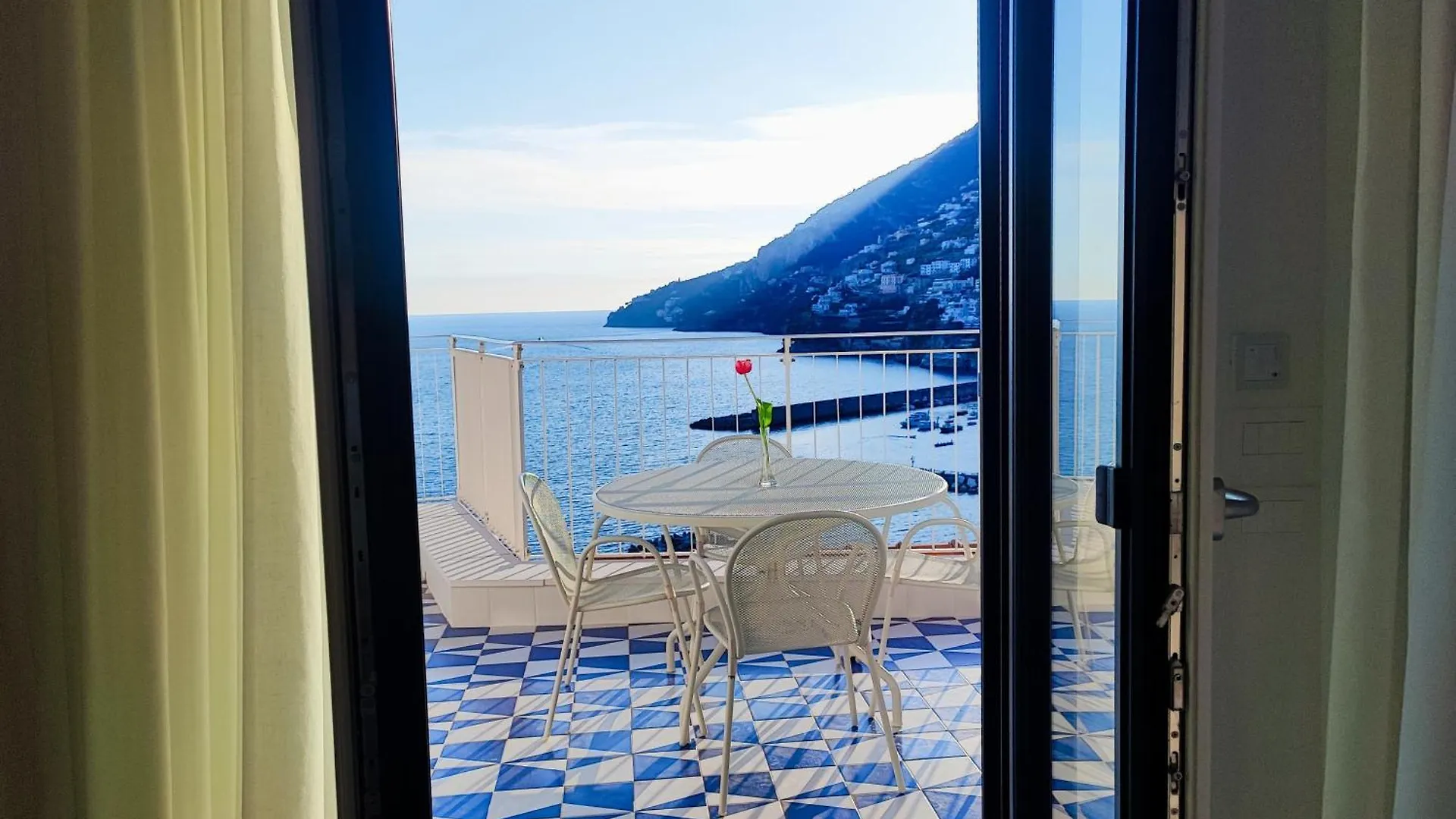 Amalfully Boutique Apartment - A Seaview Gem Amalfi Italy